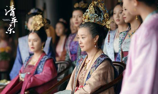 刘娥:草根逆袭的典范,衮服加身,绝不做对不起大宋列祖列宗的事_赵恒