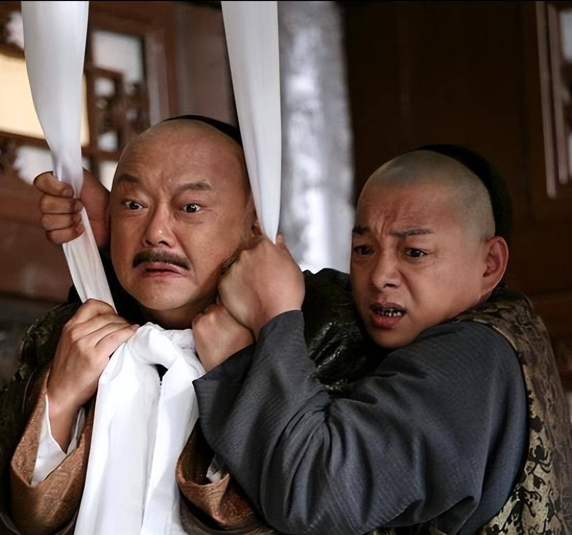 在死后,他的子女们大部分都贬为平民,一个比一个惨_和珅_何雨人_刘墉