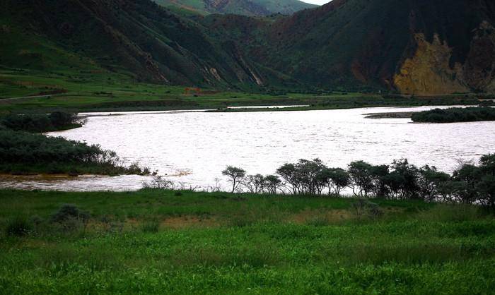 扎曲附近的灌溉农业扎曲附近的灌溉农业纸墨除此之外,还有纸张和墨,这