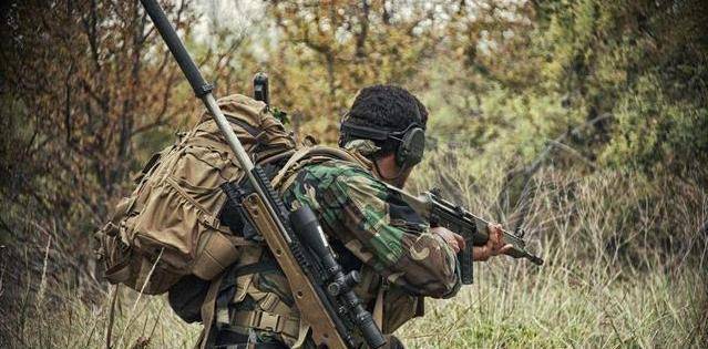 原创如果让没有摸过枪的普通人给他5天时间让他学会射击可不可能