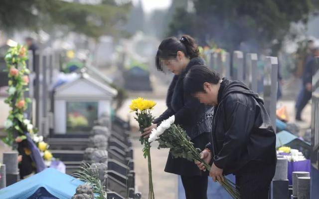 已经逝去的人祭拜有没有意义祭拜是对伦理理解和遵守