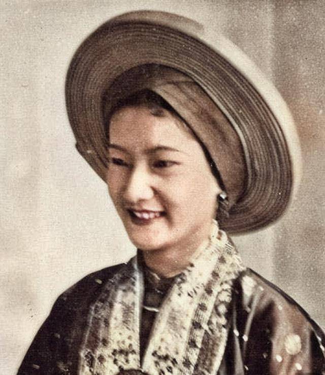 越南皇后曾受万人追捧却被越南皇帝无情抛弃最后病死异乡