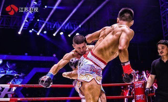 原创30秒ko打跪!小胖逆天击肋,世界第一被他征服_比赛_对手_泰拳