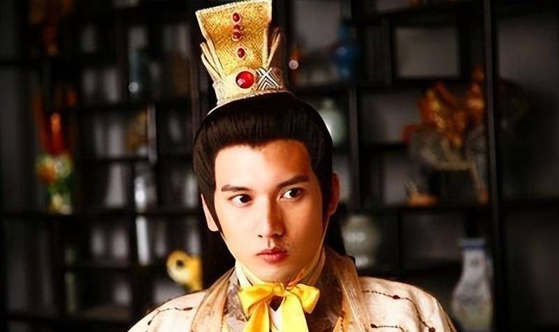 皇帝驾崩他登基4天就发疯边跑边喊我不行