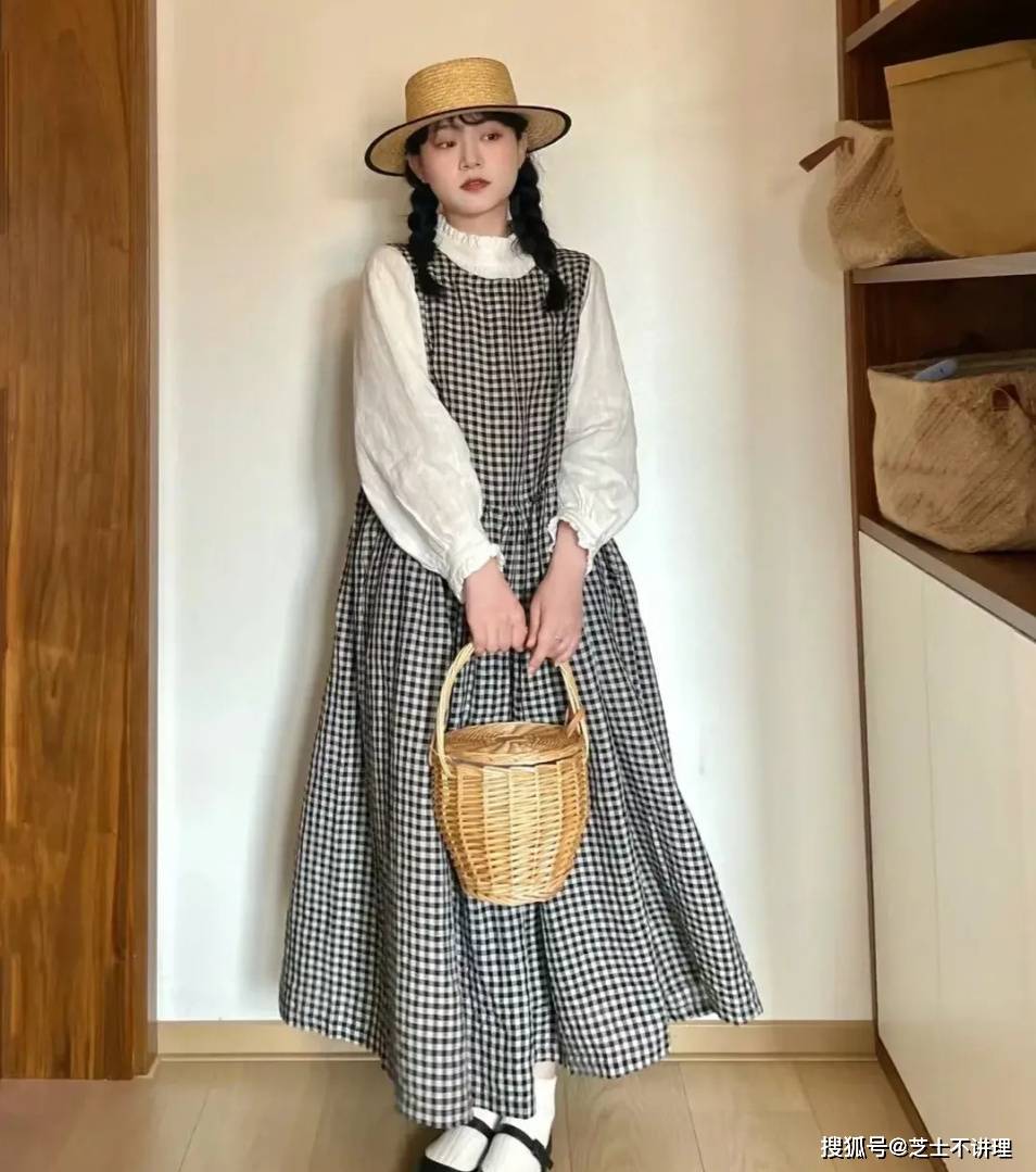 原创建议女生穿衣别太死板跟着博主学这种穿搭舒适还特减龄