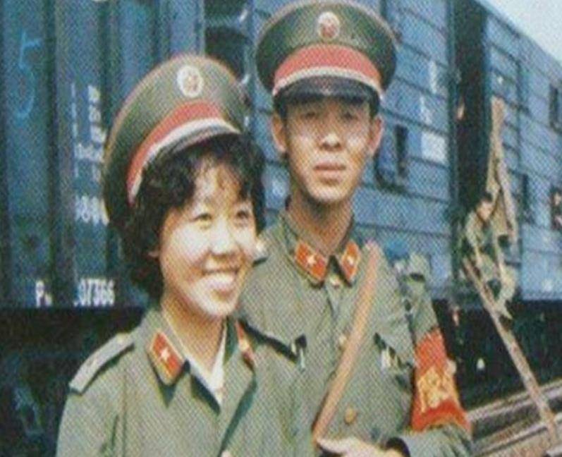 原创用7发子弹同敌军周旋6天傅平山遇害后妻不改嫁每天带丈夫照片