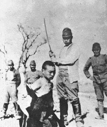 罗瑾深知,自己私藏照片一旦被日军发现,等待他的就是死亡.