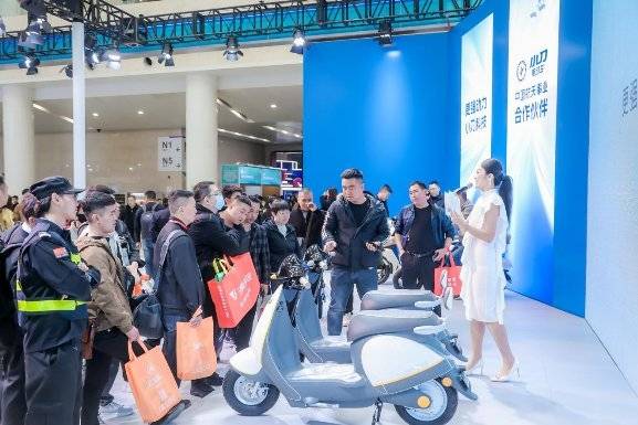 探秘天津展小刀电动车震撼全场_搜狐汽车_搜狐网
