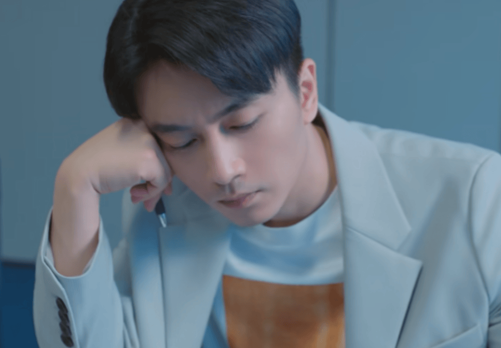 没想到36岁的陈晓竟以这种方式给所有的演员提了一个醒