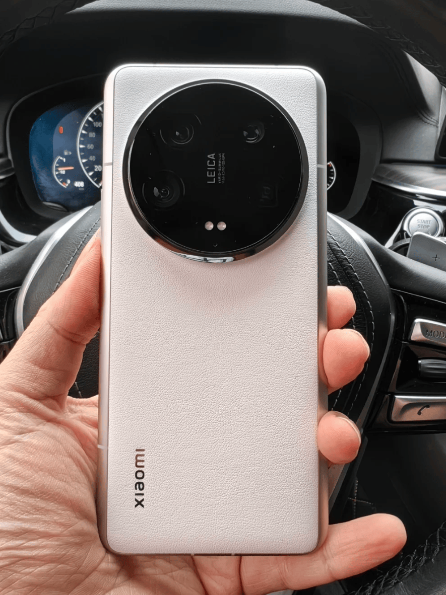 友商真的太卷了本该华为独占的卫星通信今年旗舰遍地开花了