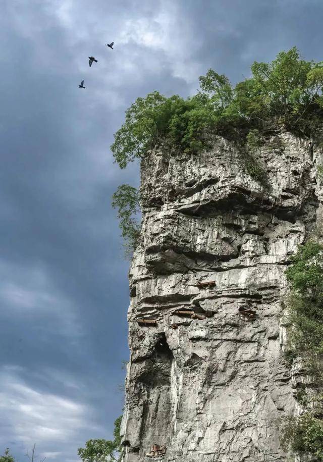 原创古人为什么要将棺材放到悬崖峭壁上其中又有什么讲究呢