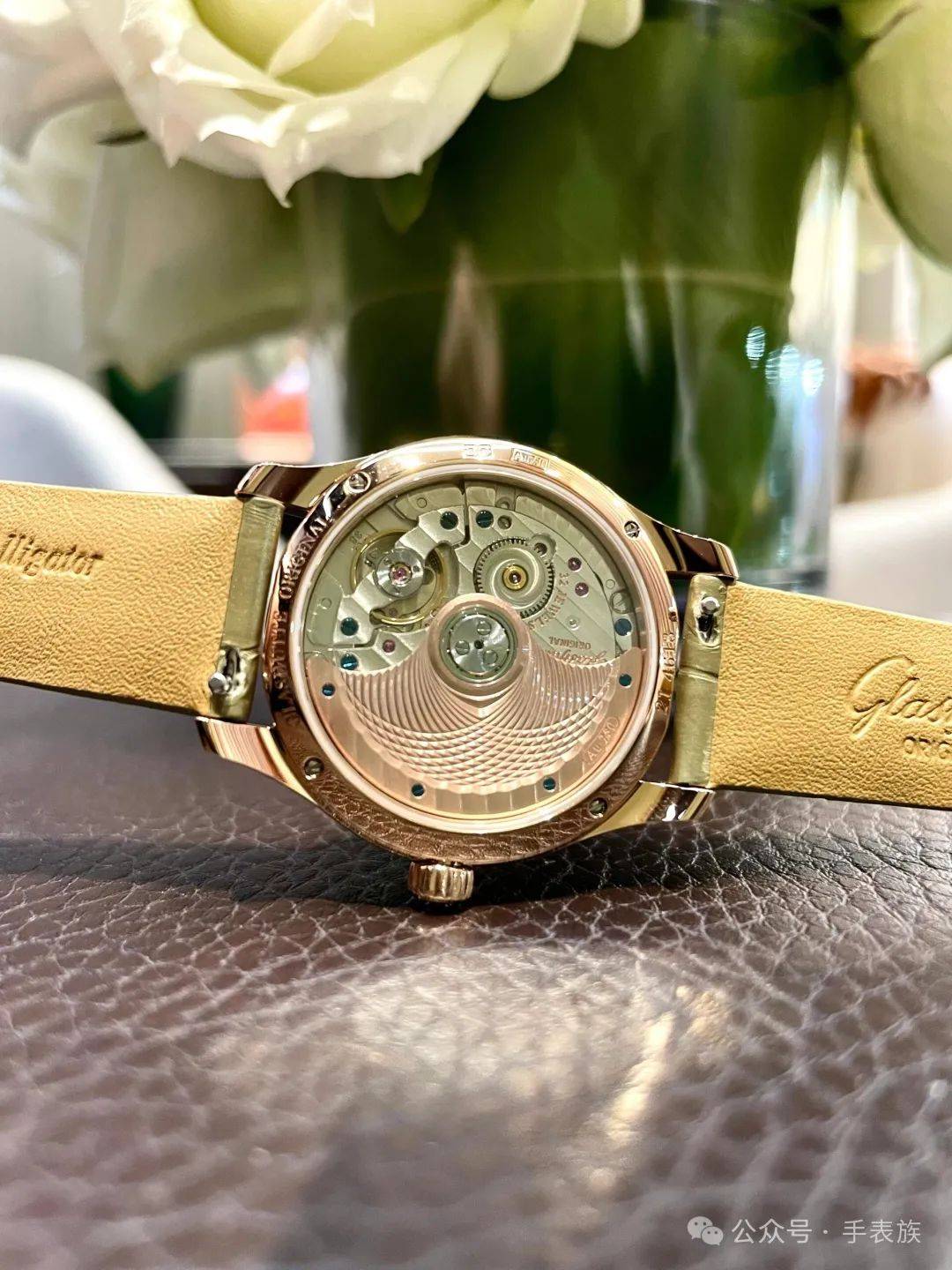 德国高级制表格拉苏蒂终于向女人低头了