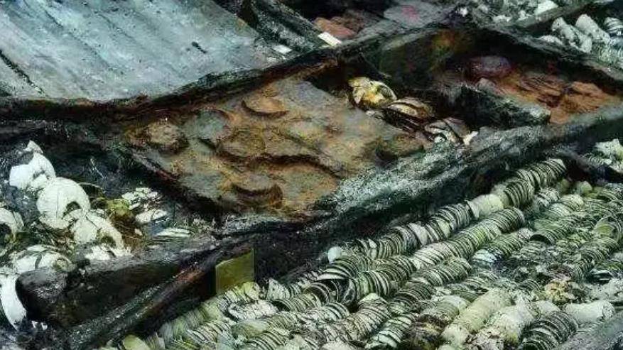 原创2007年南海捞起一艘南宋沉船船身800年未腐出水文物18万件