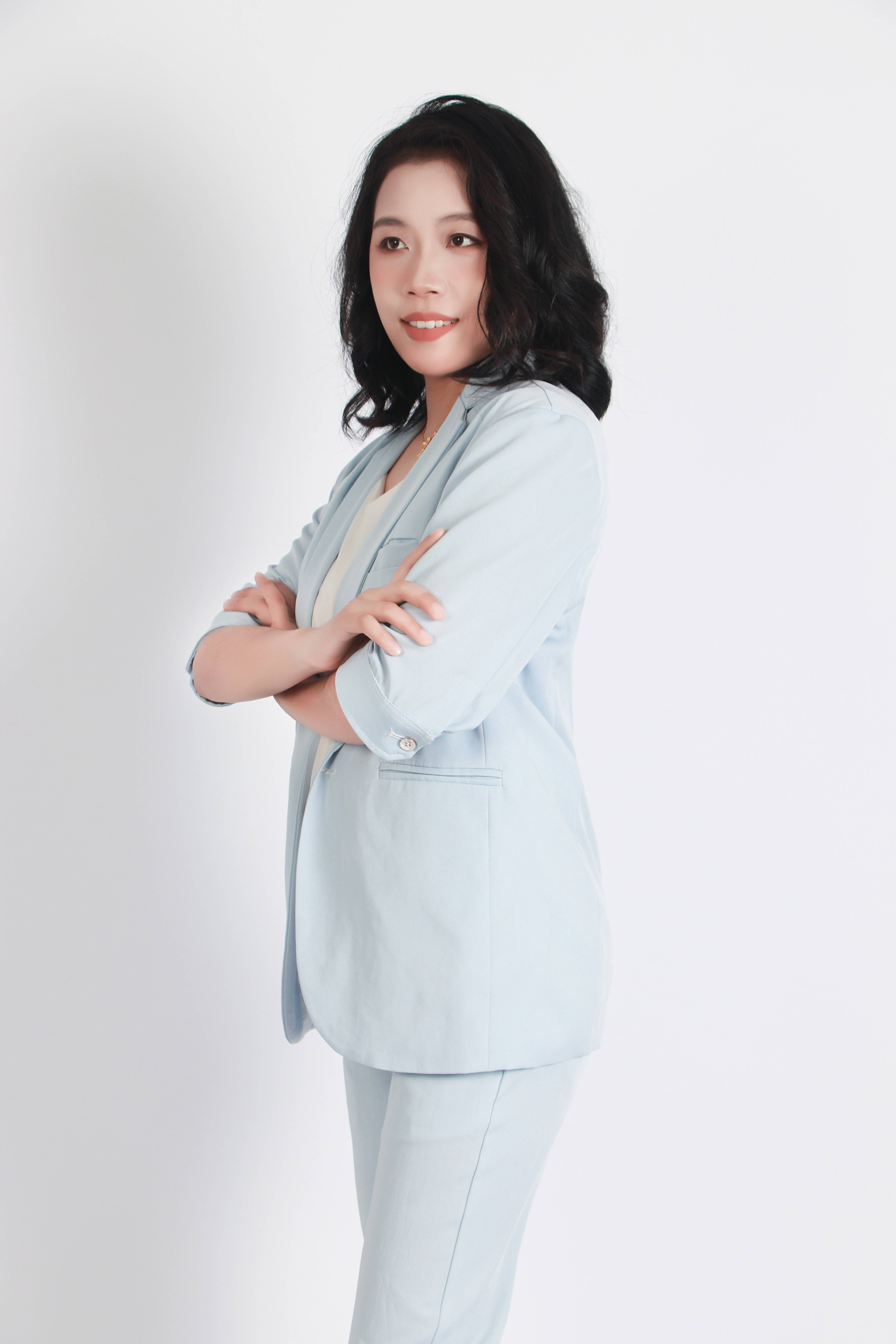 女模特风采,诠释时尚与优雅的完美融合_沈小戈_气质_风格