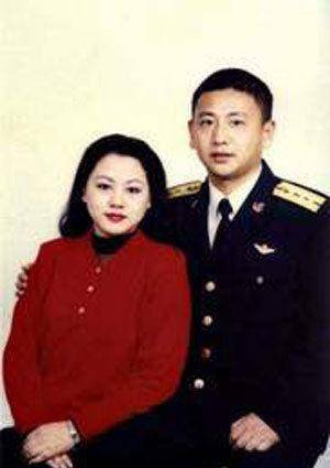 原创20年前牺牲的王伟烈士妻子一直在等他返航儿子如今是海军军官