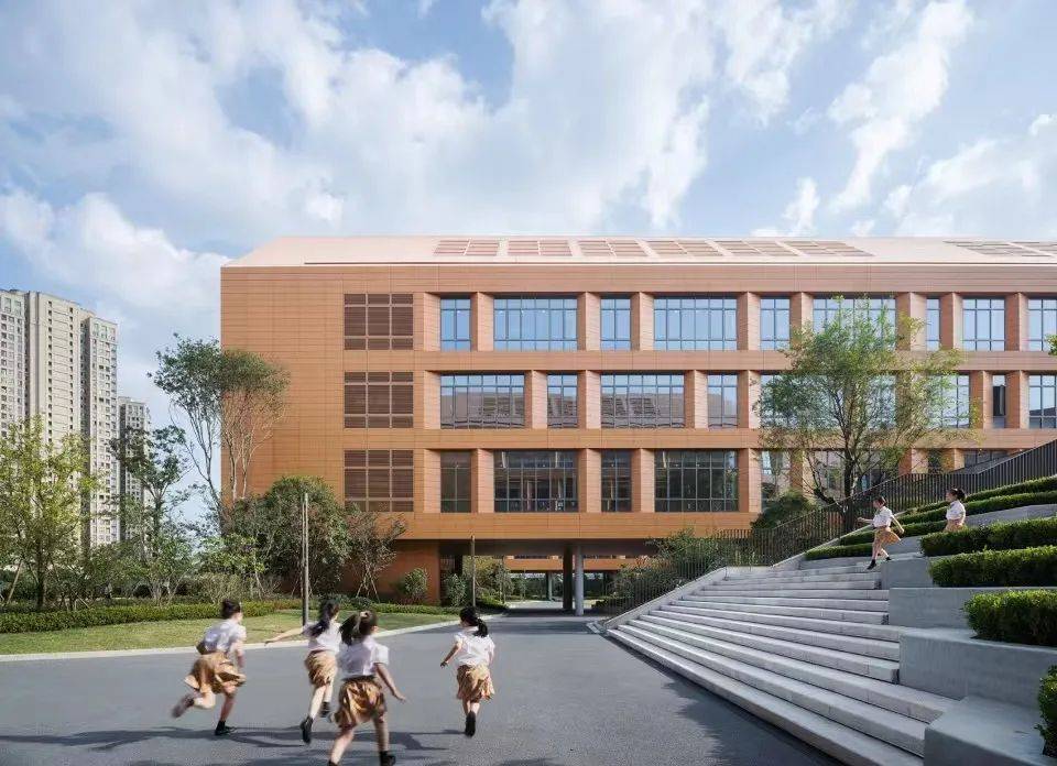 项目举步可达东钱湖中心小学,近邻东钱湖镇中心初级中学等9年一站式