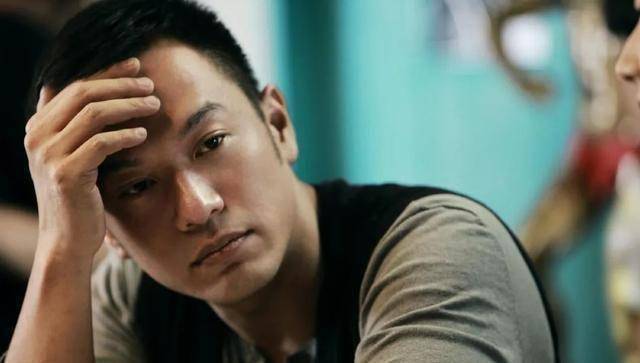 作为演员,他近期也出演过大热台剧《想见你》中的舅舅一角,以及获奖