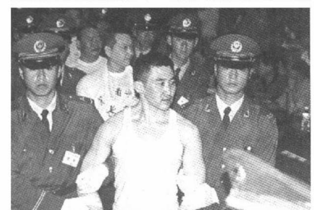 原创98年黑帮头子梁旭东被捕事后扬言不出2月就能出来结果如何