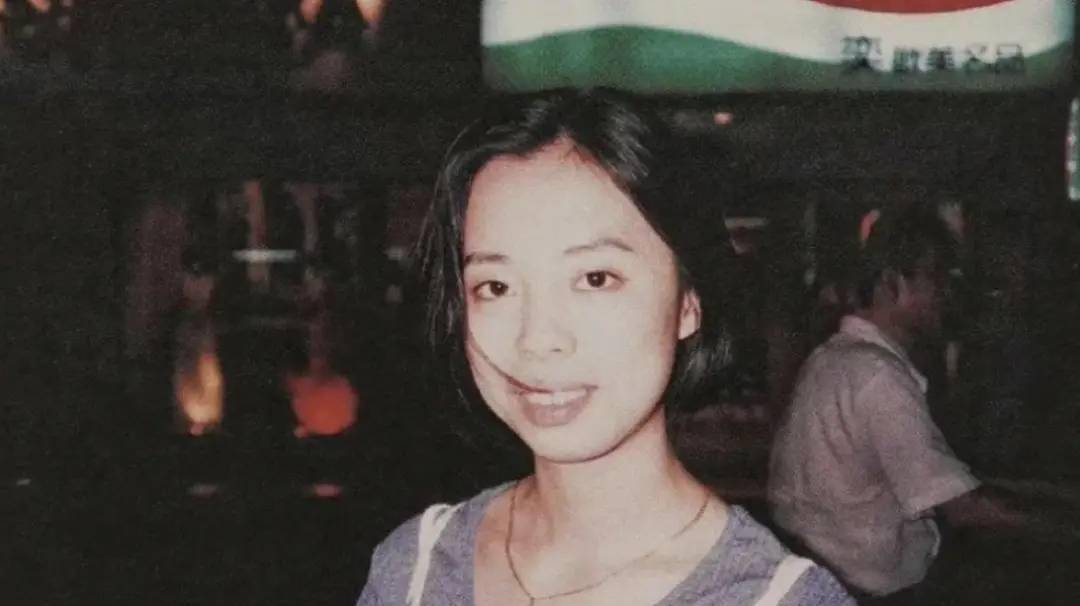 断情绝爱的乐坛丑女黄绮珊怎么越来越美了