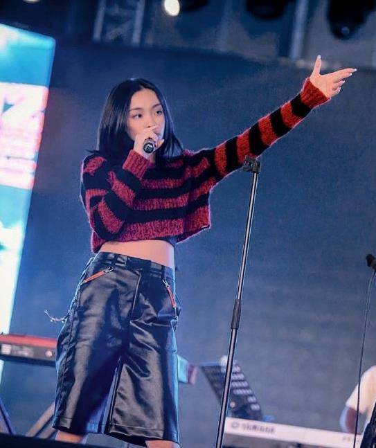 刘柏辛李佳琦直播穿同款,以为是时髦情侣,没想到却是真兄妹