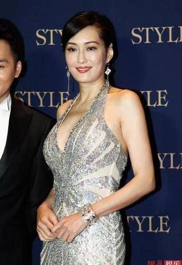 文|六月编辑|孤独漂流的梦想家孟广美,曾经是模特界的"一枝花",更是在