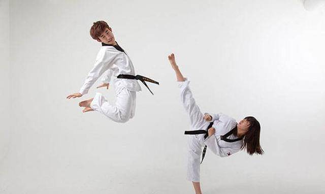 蒋方舟:跆拳道只能强身健体,不够防身,以女跆拳道冠军被杀为例_吴佳莉