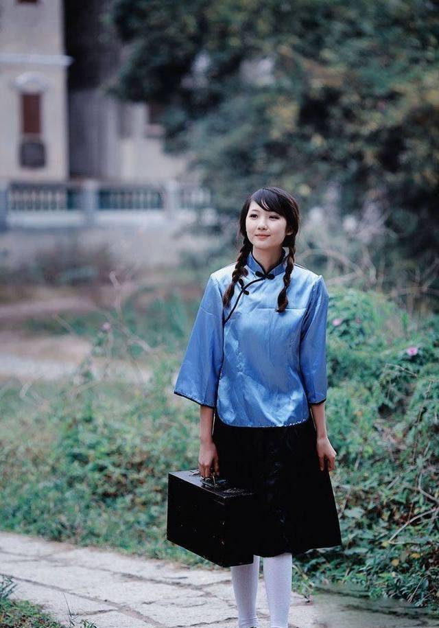 原创都说民国的校服是最美的中国校服为什么当前的中国校园不沿用