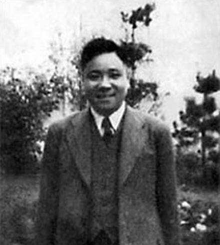 拥有三重身份的"毒蛇"明楼,还是《隐形守护者》中斡旋多方势力的肖途