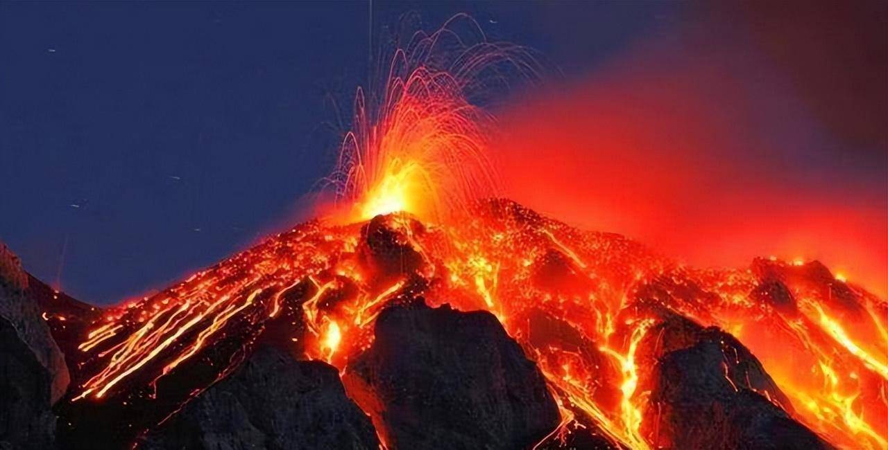 天火岛火山爆发的照片图片