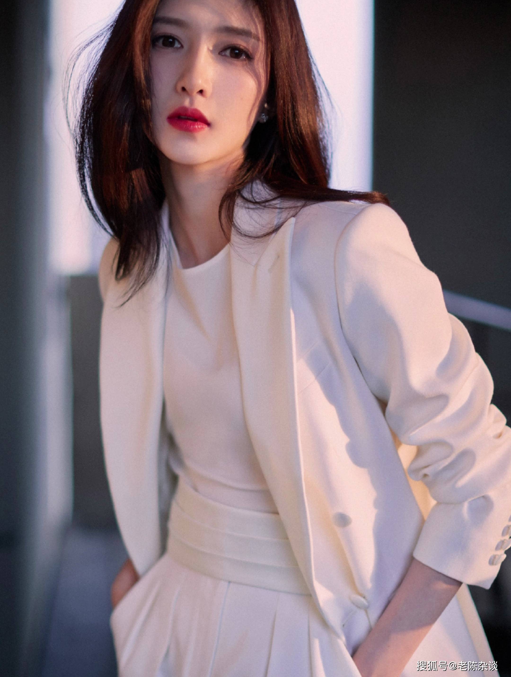 这谁顶得住嘛江疏影这身材着实饱满性感