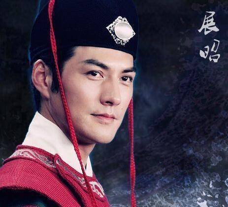 他的每个形象和帅都撇不清关系,严屹宽饰演的展昭帅气十足,而且还有一