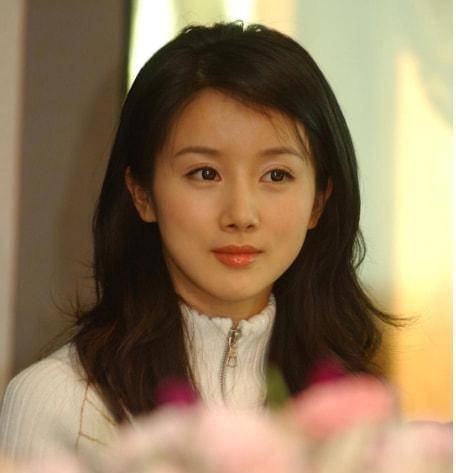 原创被导演侄子打展露事件被网友嘲笑退出娱乐圈的孙菲菲怪谁呢