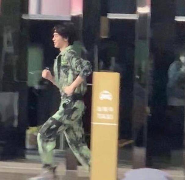 原创密室大逃脱正式录制郭麒麟大张伟倾情加盟播出时间太给力