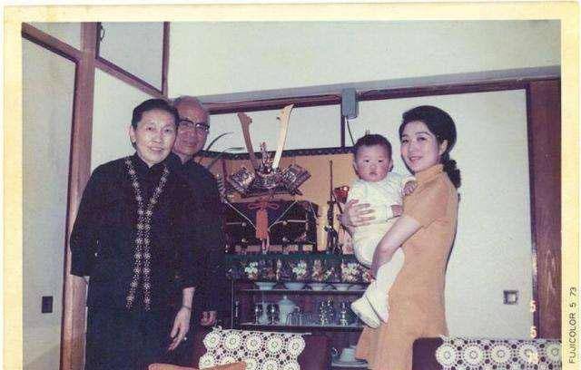 孩子他爹不肯负责,她直接拿刀上门质问_爱珍_公子哥儿_佘铭三