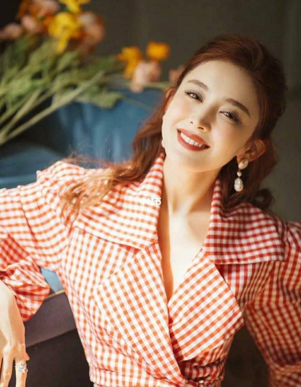 古力娜扎穿护士装拍戏气质展现得淋漓尽致网友表示这就是爱