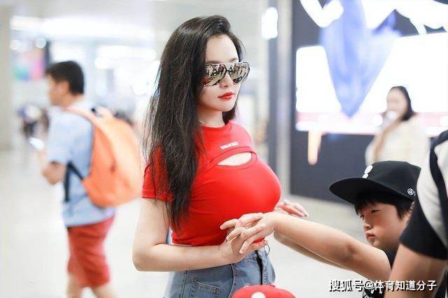 拳王邹市明能够取得今天这样的成就与妻子对他的帮助是分不开的.