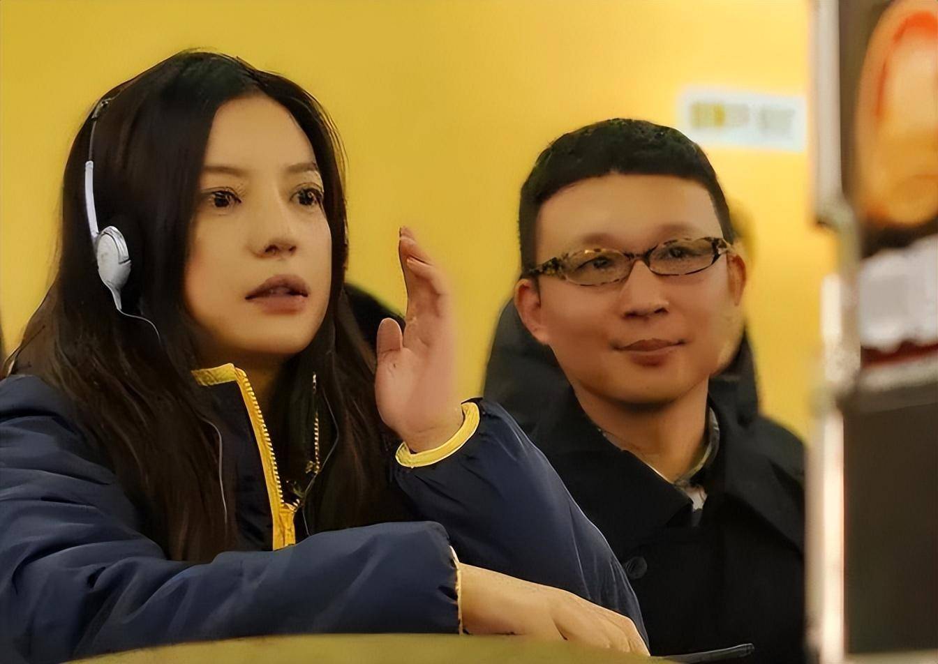 赵薇母亲魏启颖儿子离婚分走52亿女儿消失荧屏丈夫也去世