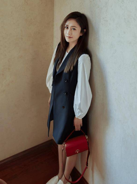 原创刘芸哪像奔四的人私服穿搭似少女潮味十足状态好