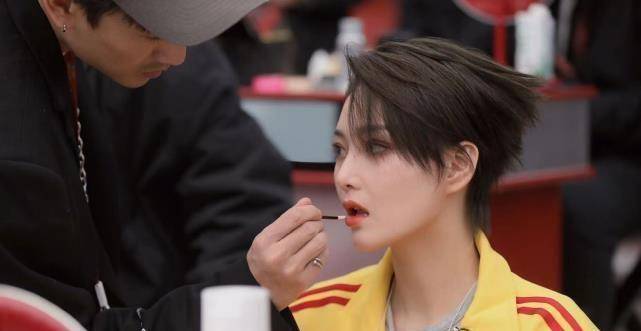 之前我们对吕一并不太了解,但是通过她的跳