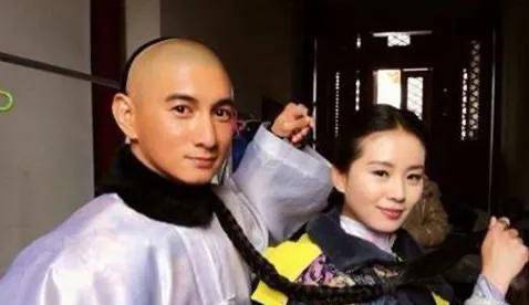 播出30年,两位男主近况悬殊,神仙姐姐退圈多年_吴奇隆_陈志朋_电视