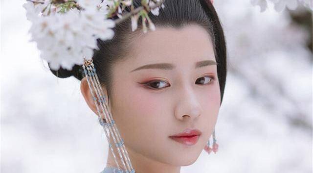 自然是要的……_百里_纳兰_初颜