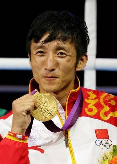 笔者还需要强调的是,邹市明是中国拳击史上唯一一位集"奥运会金牌(两
