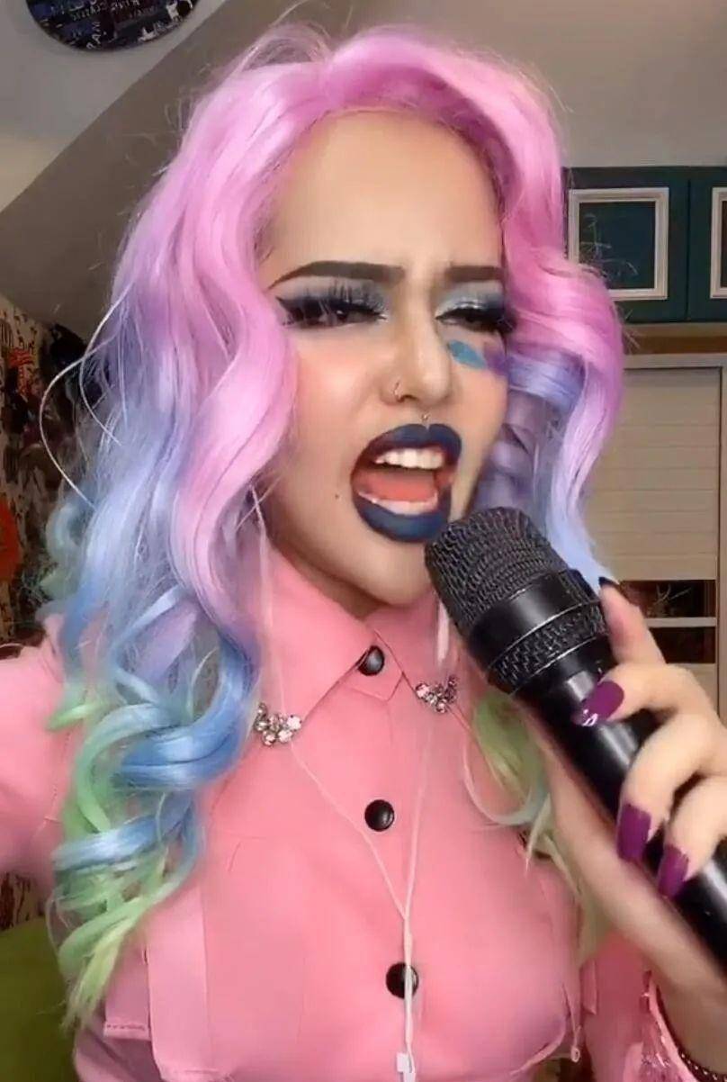 原创出镜高额打赏再现网红泰蜜pk小晴天9分钟豪刷超3000万礼物