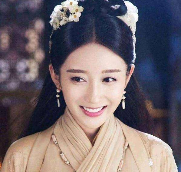 原创非诚勿扰的最美女观众被导演看中后力捧如今她怎样了