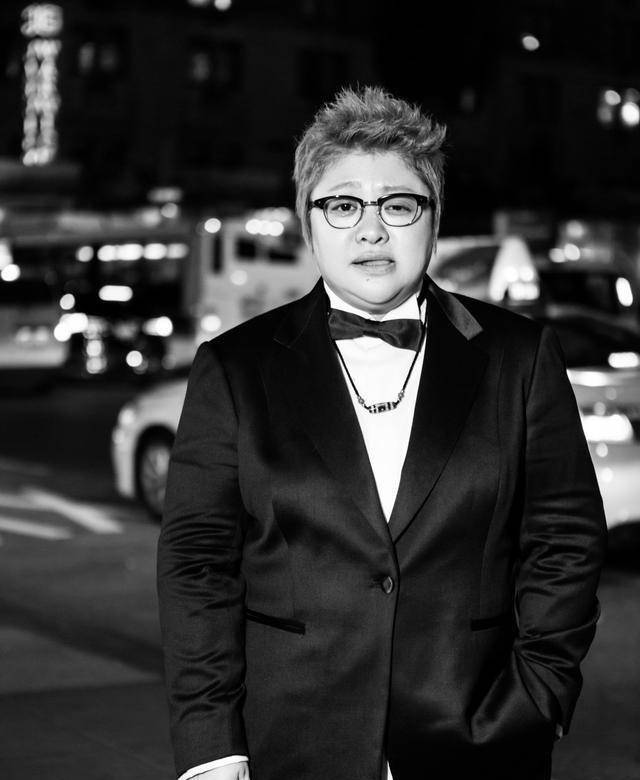 原创原创8天筹款28亿病倒3天一包方便面都要公示韩红才是时代英雄