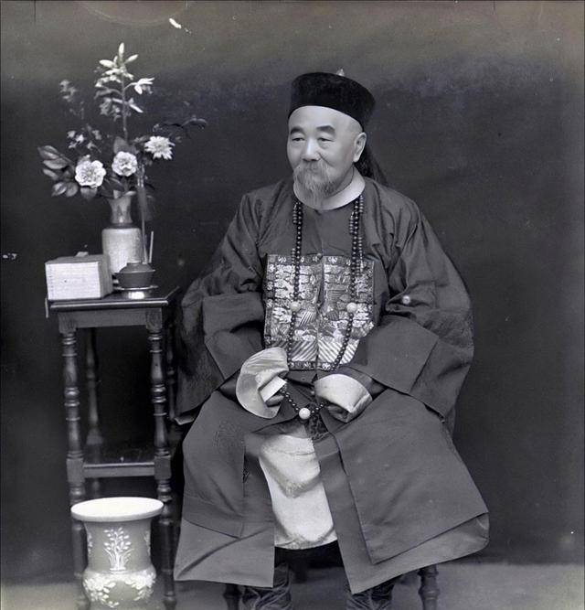 原创探秘李鸿章家族父亲打开仕途之门后代家字辈三兄弟皆为企业家