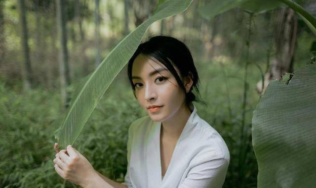 原创民国最风流的公子生前娶了5位太太死后还有千名女子为其送葬