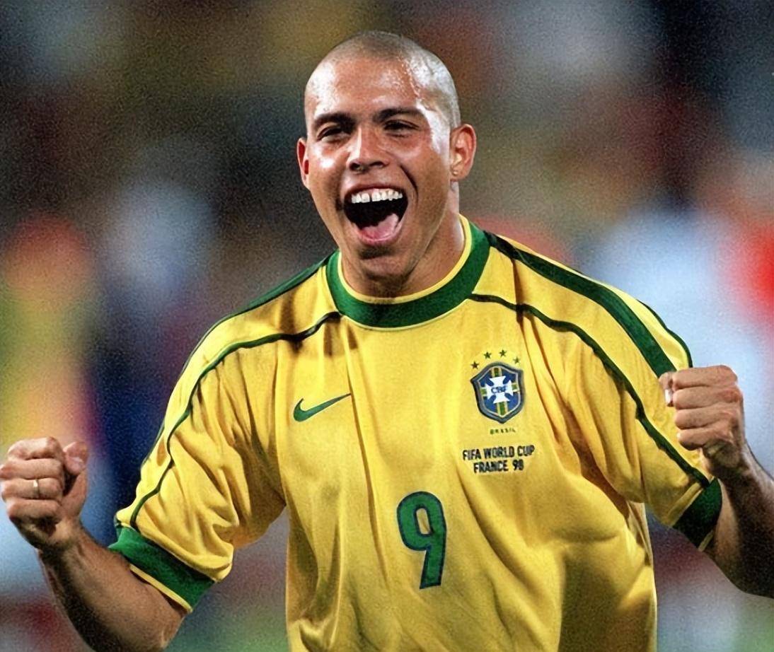 除了贝利和马拉多纳之外,真正最接近球王的人,如果让我选择100次,我都