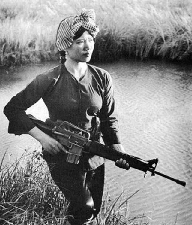原创越南抗美战争中的女兵作战勇敢灵活图9为孤身女兵活捉美军