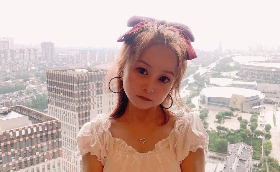 身高只有1米28的她,嫁侏儒症丈夫被宠成公主,如前段时间赚五位数